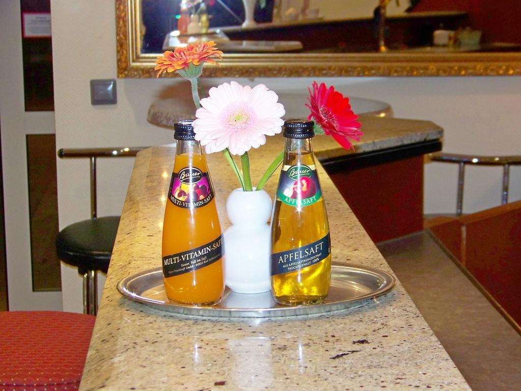 Hotel Amadeus ROYAL Berlin Hönow Zimmer foto